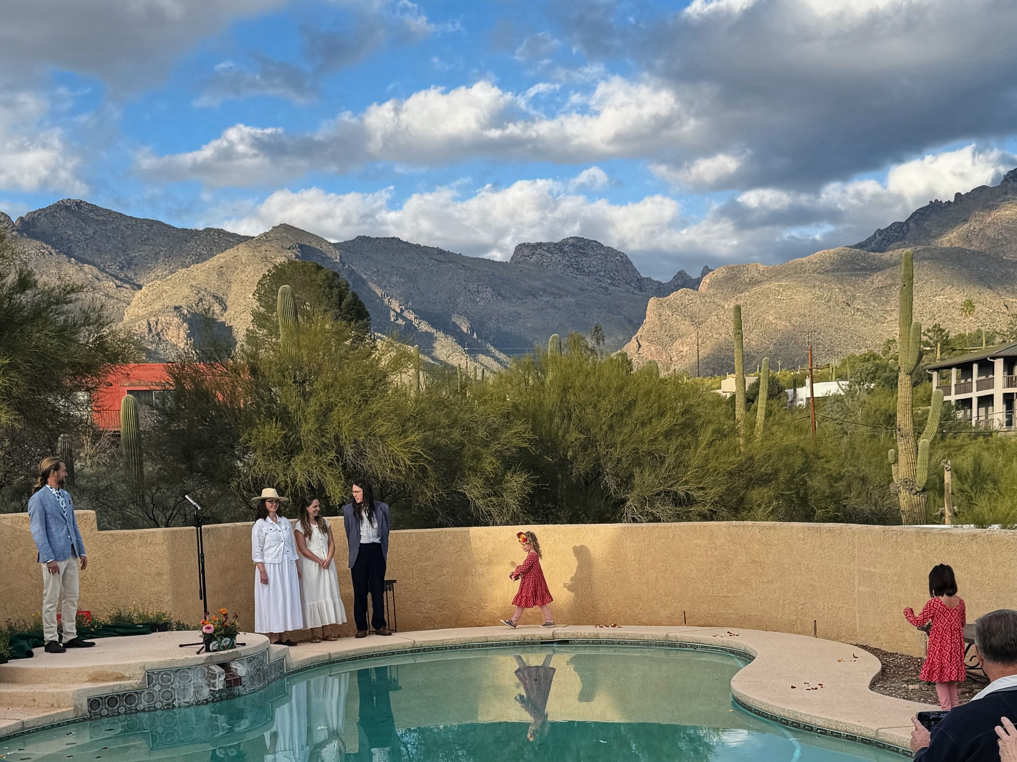 Tucson Wedding: zb2rhadgsMeBr5bGw5XX3vqzoAFjF2U9GkTJRUnfJ7Bzvb63D.jpg